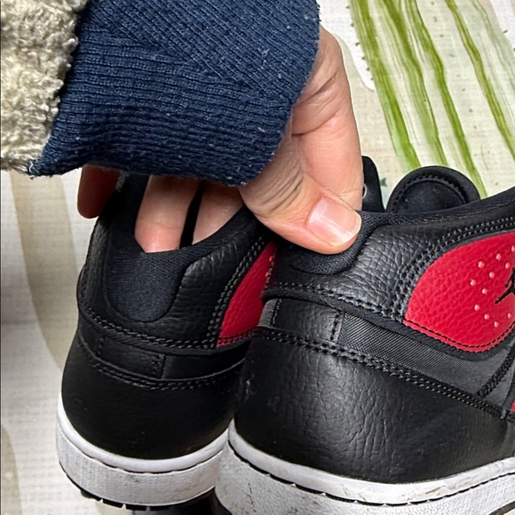 Nike Air Jordan Access Basketball Shoes youth size 6 Black Gym Red White - Picture 4 of 5